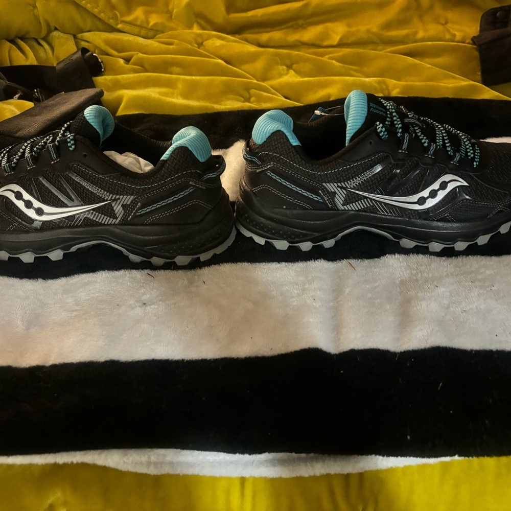React to you memory foam hiking shoe
